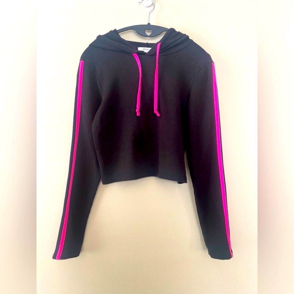 Revamped cropped hoodie women M sweatshirt black hot pink casual athleisure